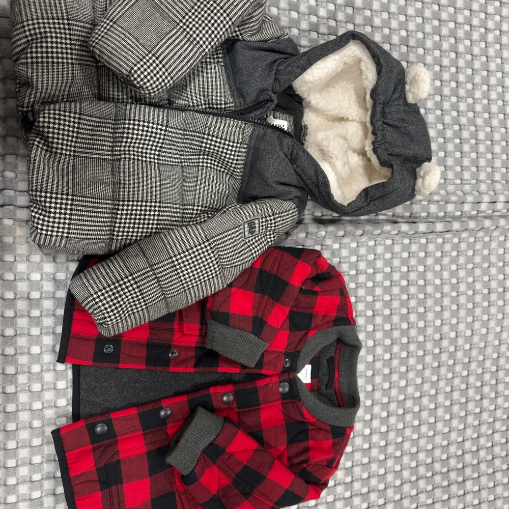 Baby GAP Red and Black Plaid Baby coat Jackets 12-18 months